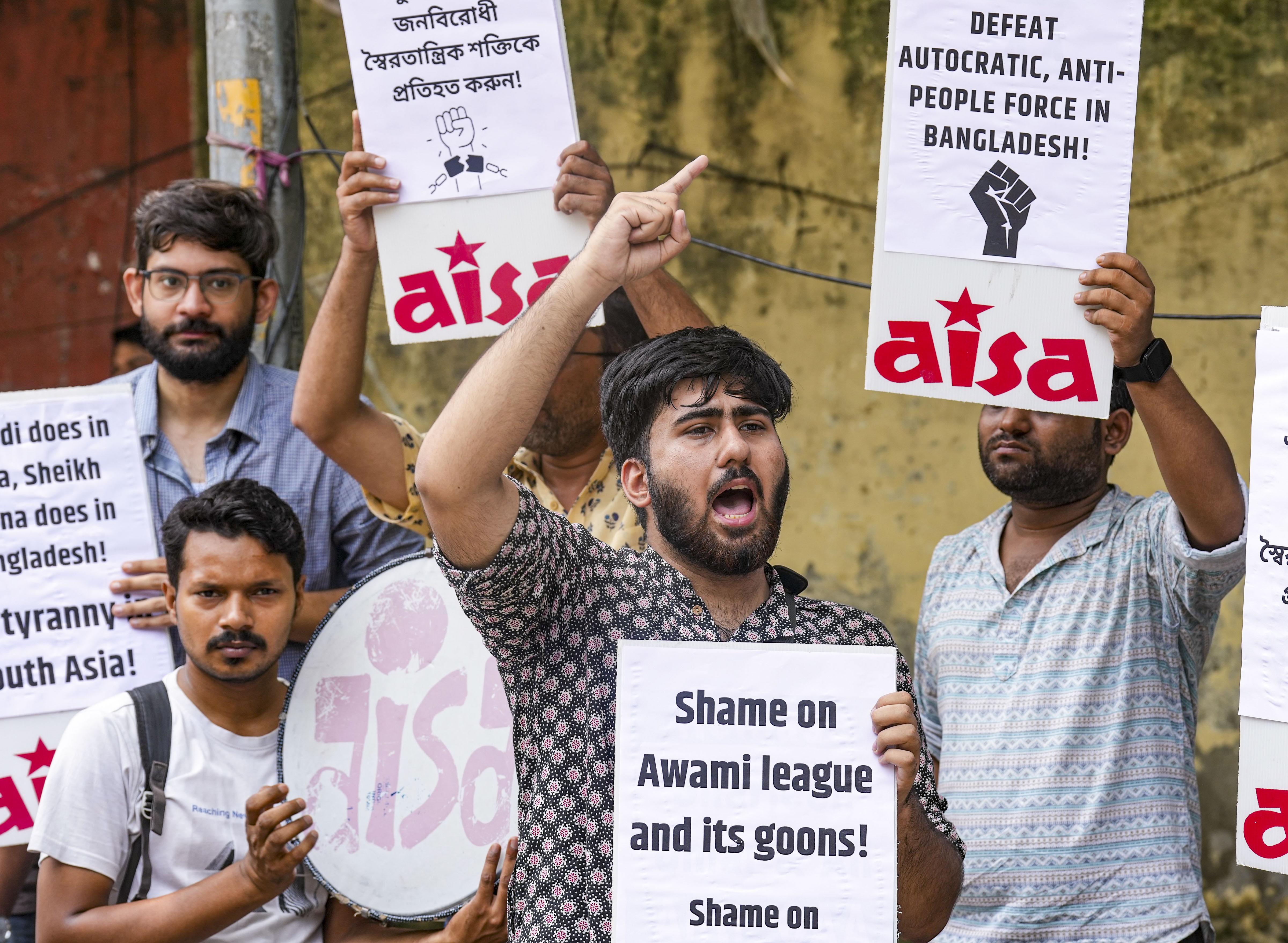 https://salarnews.in/public/uploads/images/newsimages/maannewsimage20072024_150348_bangladesh protest.jpg